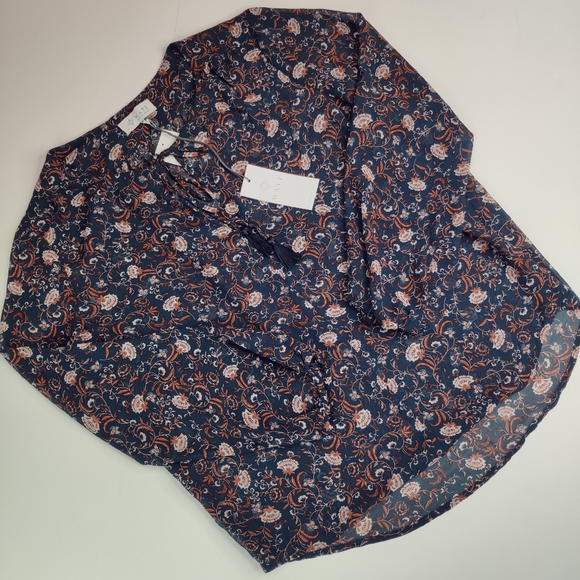 Wayf Tops - WAYF Long Sleeve Tied Keyhole Top NWT